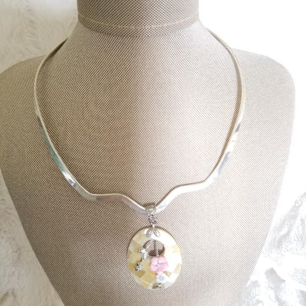 Jewelry - Picture 3 of 4